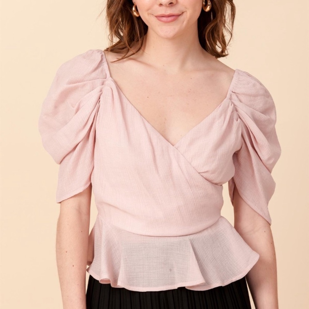 Ruffled light mauve peasant top